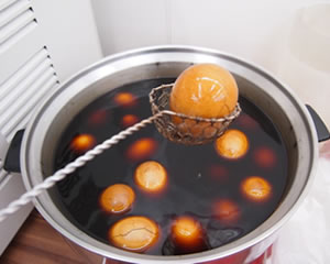 茶葉蛋(チャーイェータン)